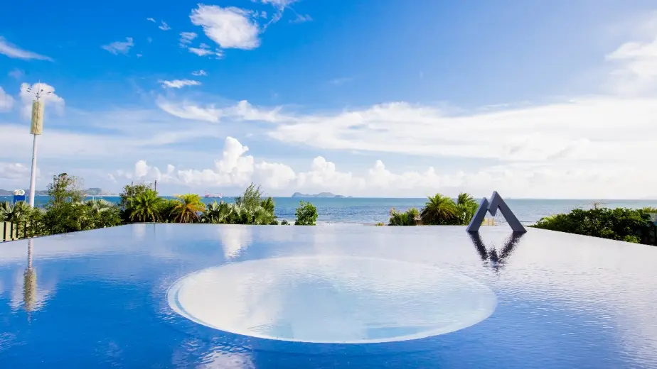 Schräg achteckige Schwenktore