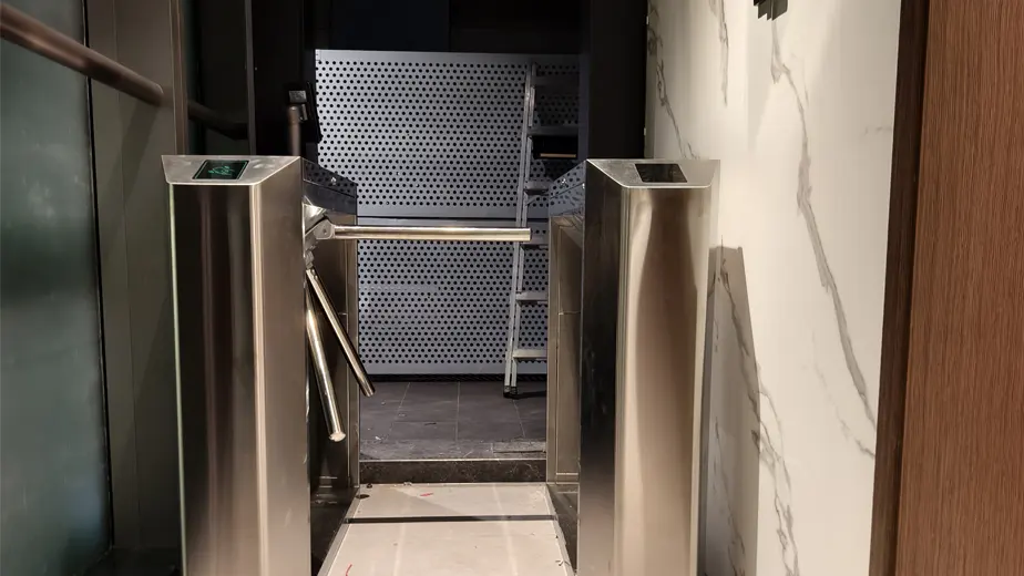 שער חצובה לחדר כושר