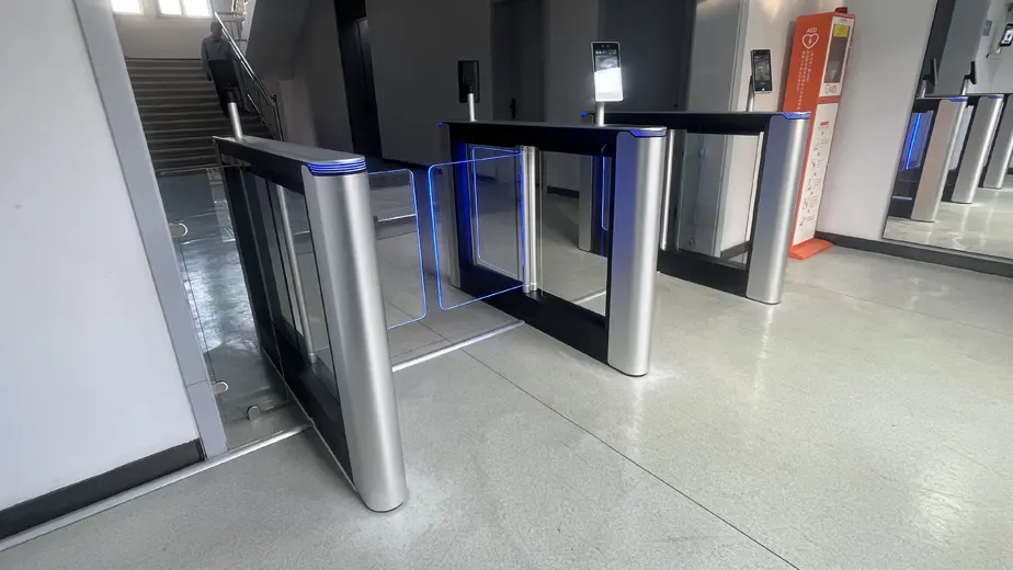 Schaukelbarriere für Bürogebäude